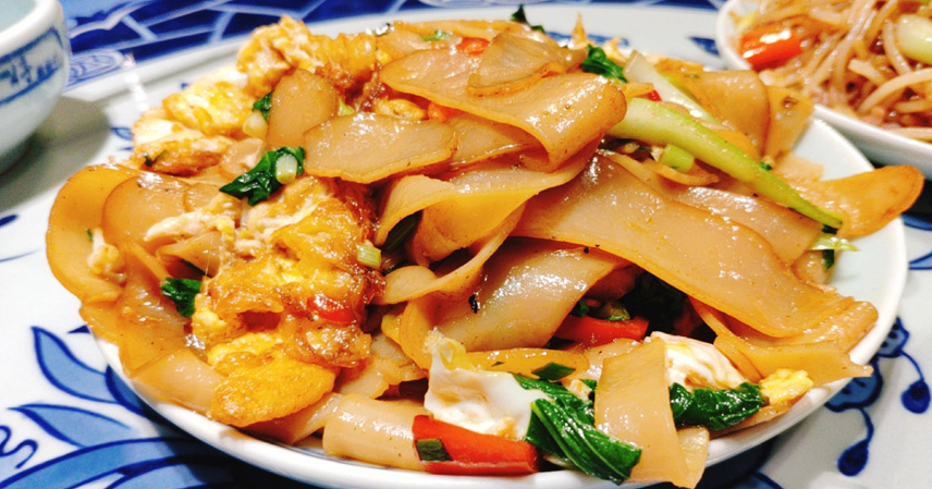 The Sizzle by the Pot's Edge: Jingdezhen's Alkali Water Rice Cake