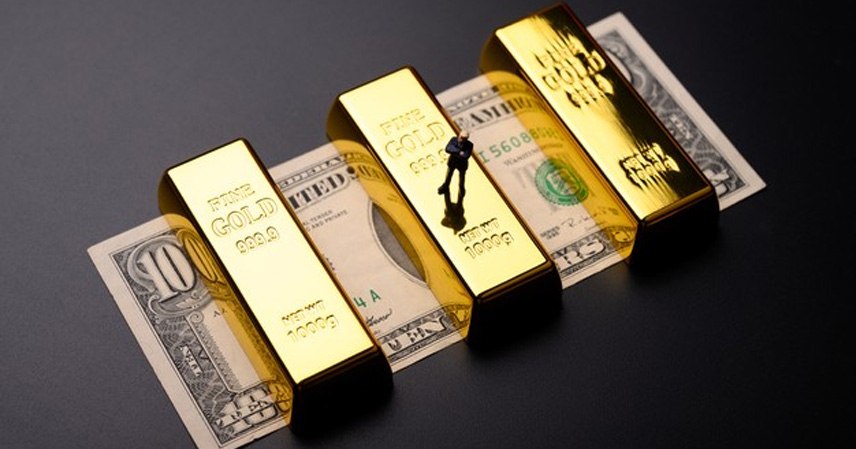 Gold’s Sudden Drop Below $4,000: A Pause in the Rally or the Dollar’s Desperate Defense?