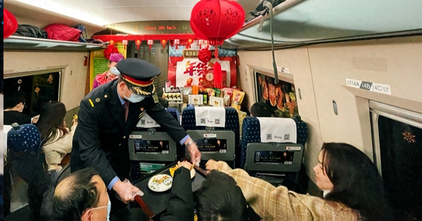 ¥17 High-Speed Rail Set Meal: A New Dining Experience on China’s Trains