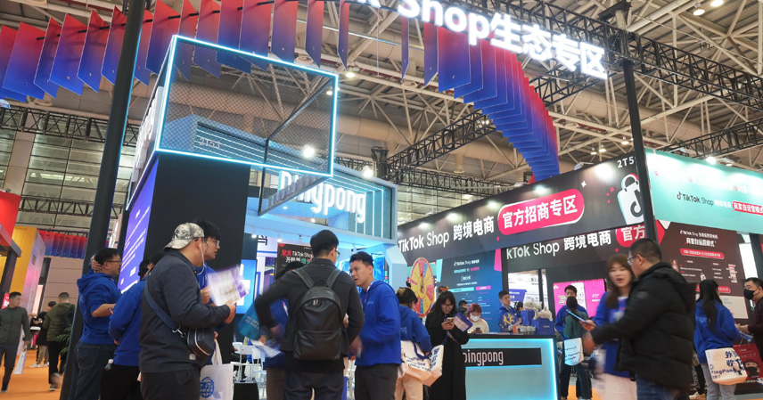 The China-US Cross-Border E-Commerce Standoff: Who Will Adapt First?
